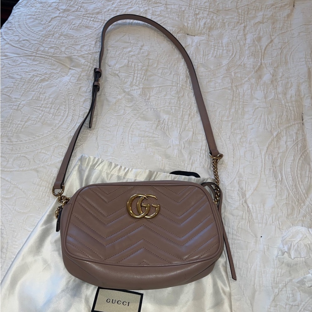 Authentic Gucci Marmont camera bag in great condition.